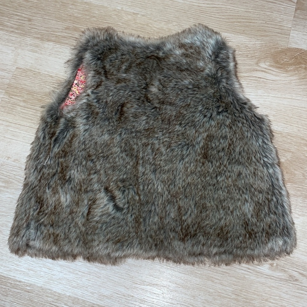 Tahari Little Girl’s sz 6 Faux Fur Floral Print Lined Vest - Picture 4 of 4